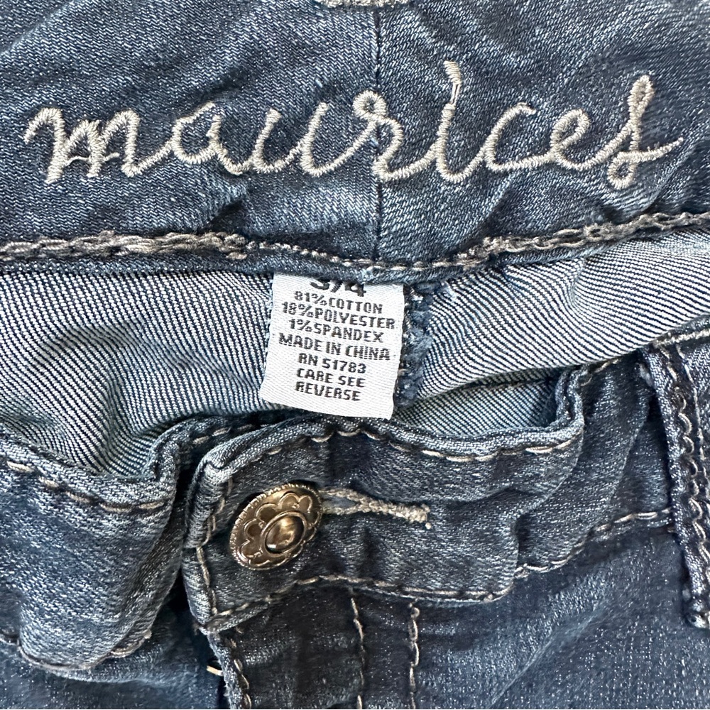 Maurices Silver Jeans Cropped Denim Embroidered Pocket Dark Wash Size 3/4 - Picture 6 of 8